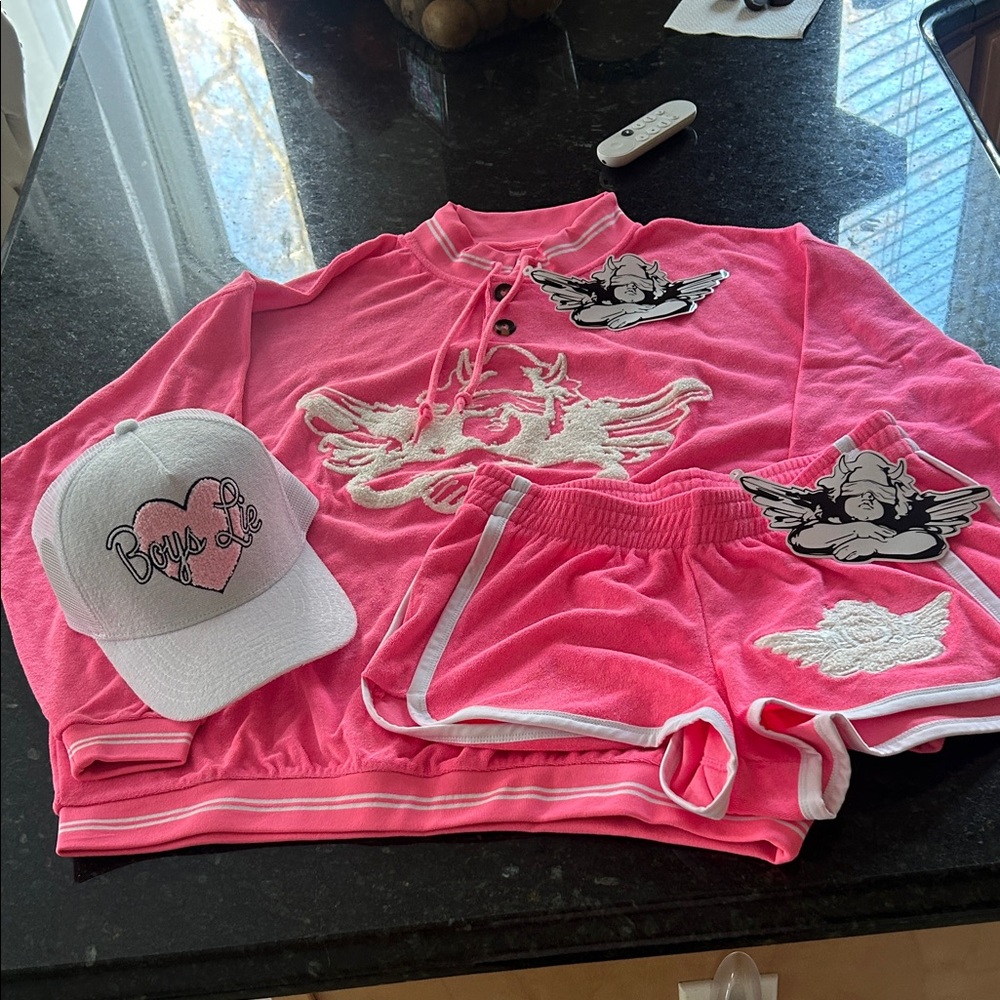 Boys Lie Pink and White Set with Hat